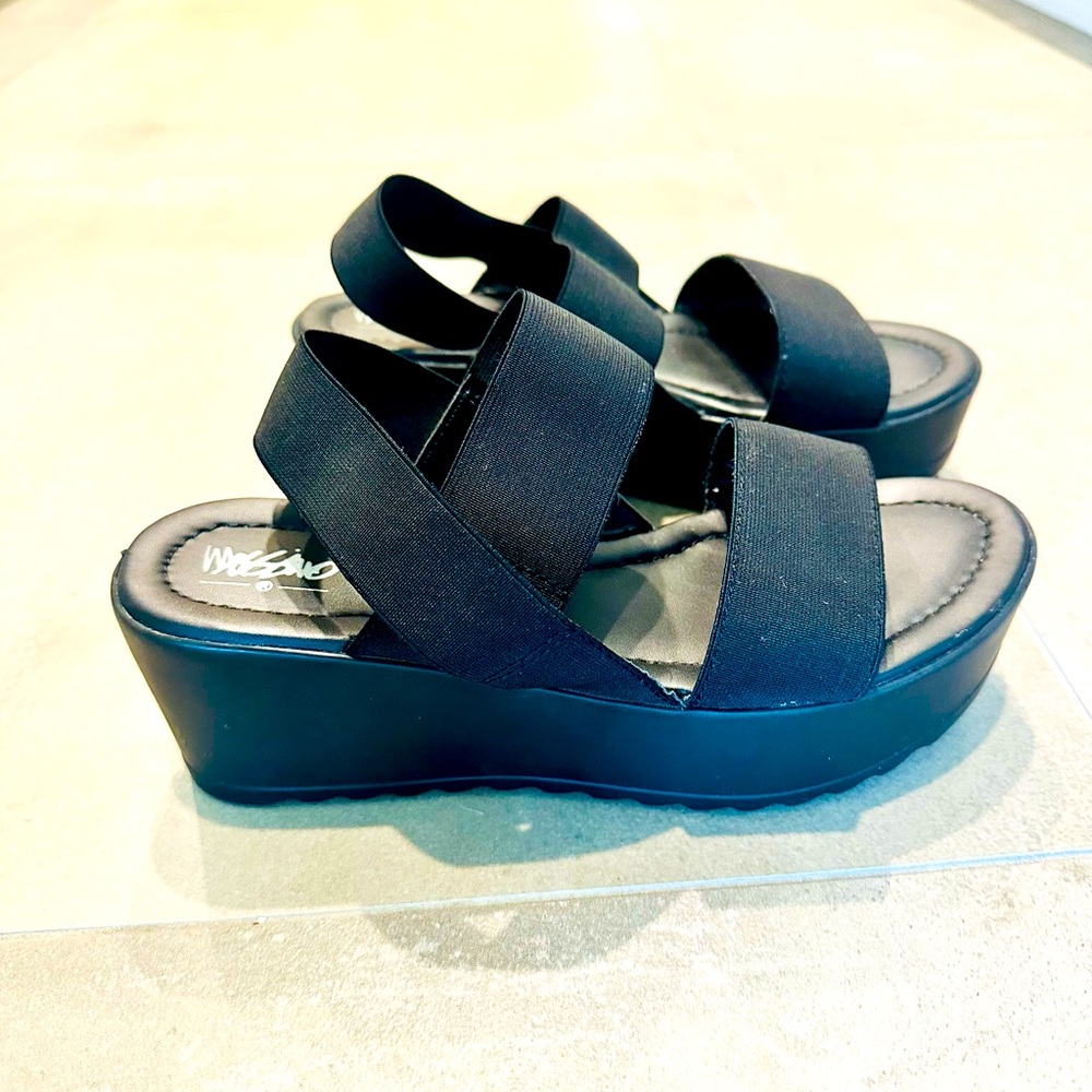 Mossimo Platform Sandals . Size 7.5